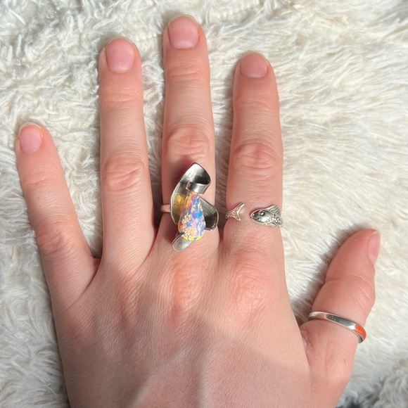 Unique Sterling Silver & Faux Opal Ring - Picture 13 of 16